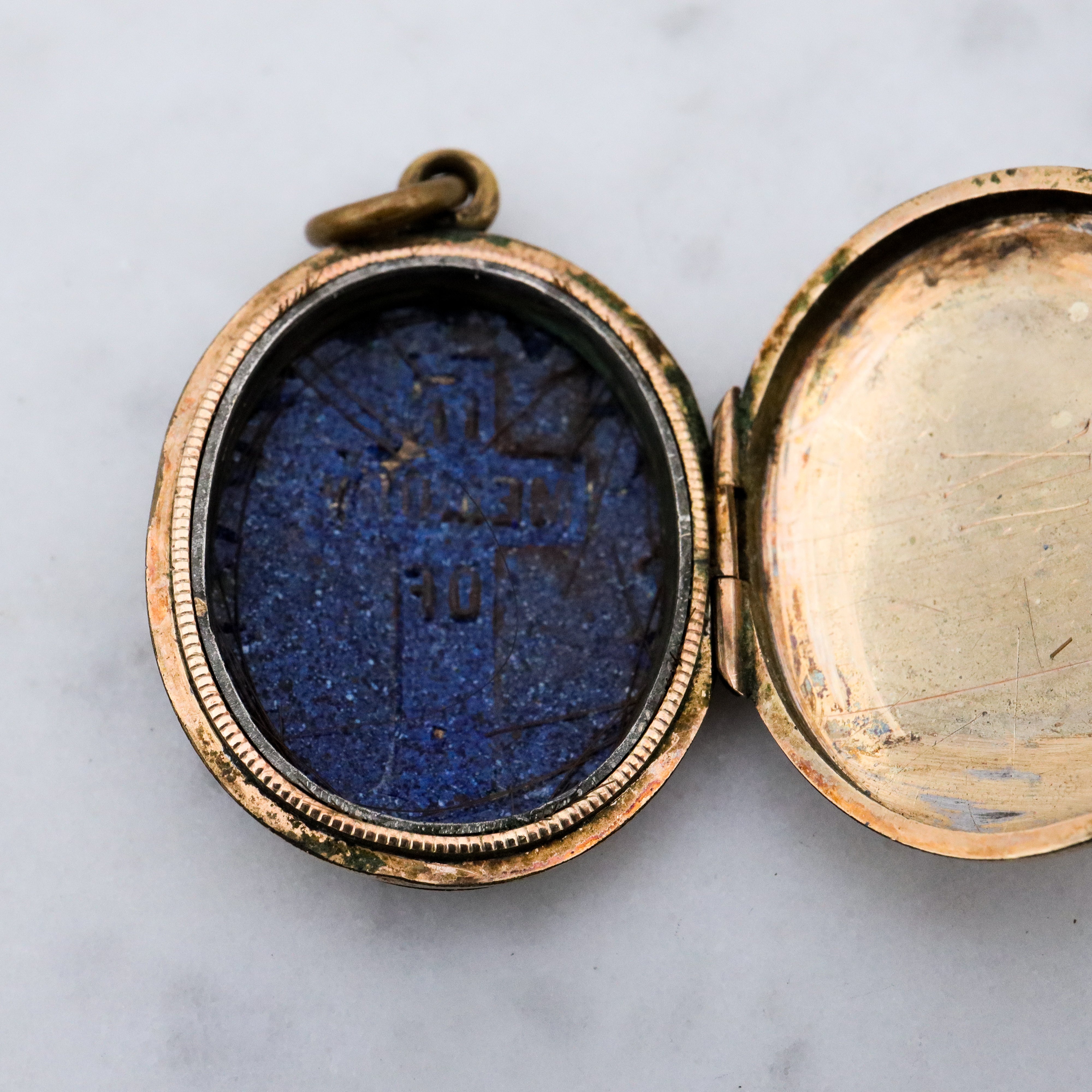 Antique Victorian 9k gold front & back "In Memory Of" black enamel mourning locket pendant